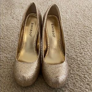 Gold glitter pumps